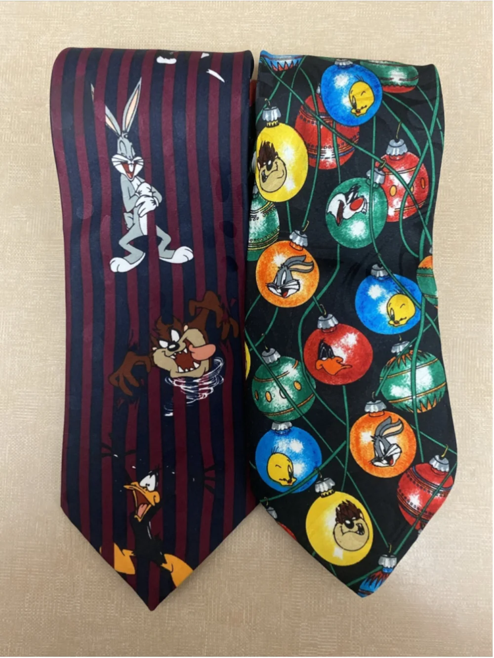 Lot 2 Looney Toons Mens Neck Ties Tazmanian Devil Bugs Bunny Daffy Duck Tweety..